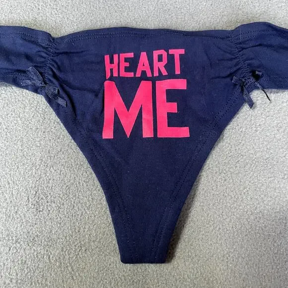 Victoria's Secret PINK 2011 Low Rise Thong Panty Blue Pink Heart Me Graphic RARE - Picture 2 of 6